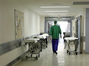 На Закарпатье два человека заболели свиным гриппом. Один из них умер