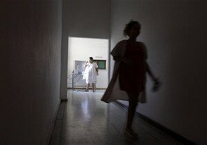 В Узбекистане врачи заразили ВИЧ почти 150 детей